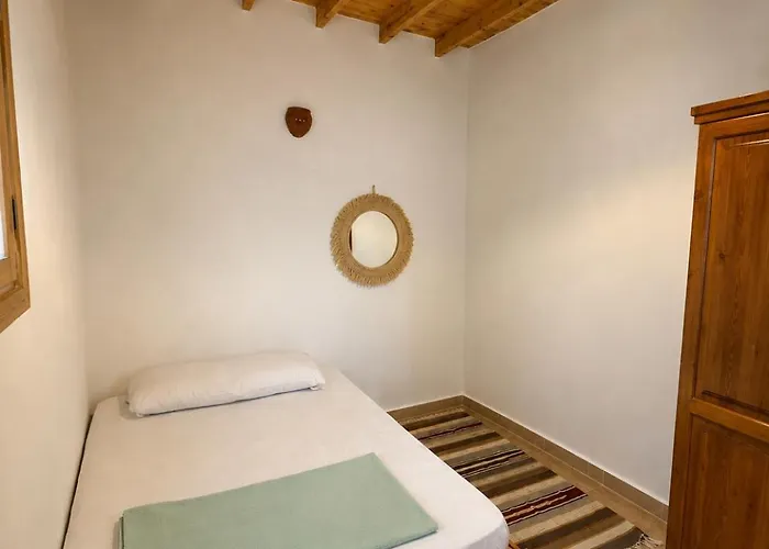Bedro Private Garden & Outdoor Lounge 1 Min To Sea